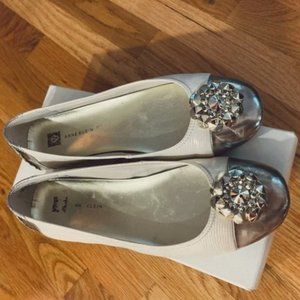Anne Klein white/silver flats